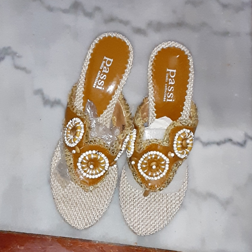 Passi Italia collezione sandal wedge nwt